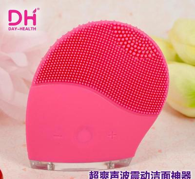 韓國洗臉神器 電動硅膠潔面儀，告別黑頭與粗大毛孔的居家清潔新選擇